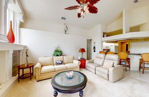River Hills Masters Apartment | 4 Bedroom 710282 by Houzlet