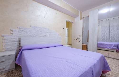 Mili San Pietro Apartment | Apartment 'Aurora Inn' with Balcony, Wi-Fi and Air Conditioning