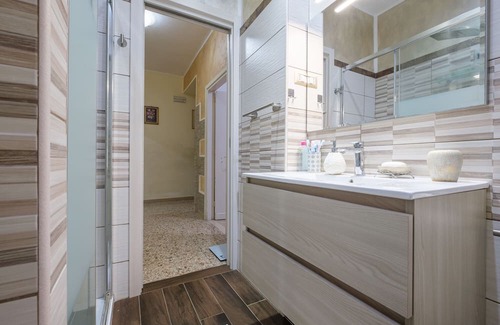 Mili San Pietro Apartment | Apartment 'Aurora Inn' with Balcony, Wi-Fi and Air Conditioning