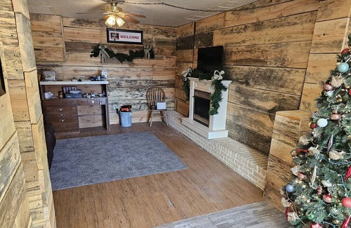 Melbourne Cabin | DenMill Cedar Lodge