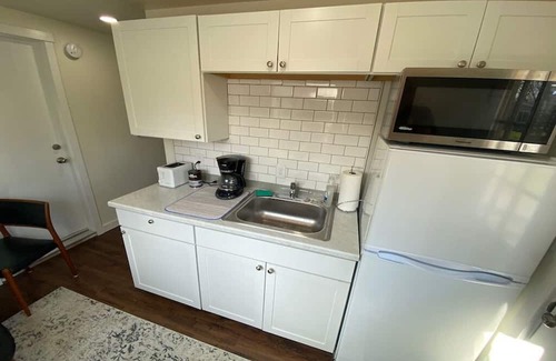 Carlton Apartment | Cozy apartment in Carlton with Private patio, AC.