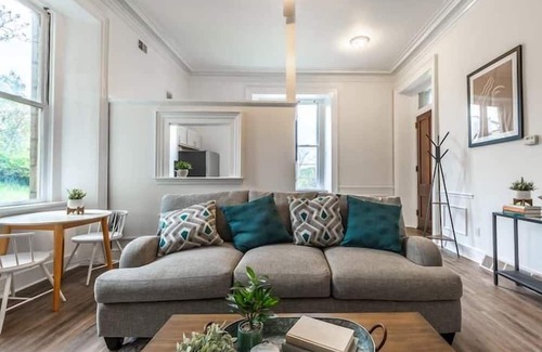Pittsburgh Apartment | 2 Bedroom 718530 by Houzlet