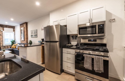 South Side Flats Apartment | 3 Bedroom 717970 by Houzlet