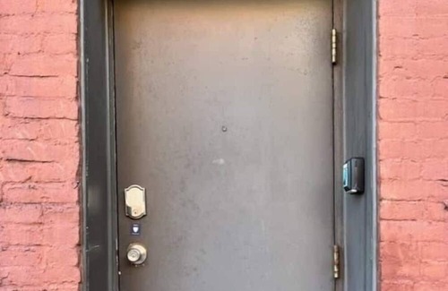 South Side Flats Apartment | 1 Bedroom 718039 by Houzlet