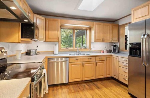 Hendersonville House | Rabbit Hallow~$375 Free Activities Daily!