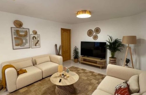 Calderon Cottage | Boutique de Bella - Rustic House with a Wine Cellar
