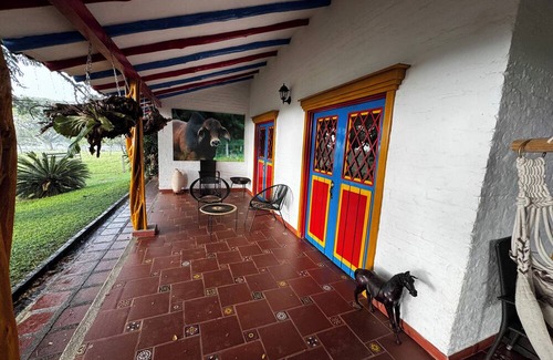 El Cerrito Villa | Hermosa casa en las montañas en Santa Elena