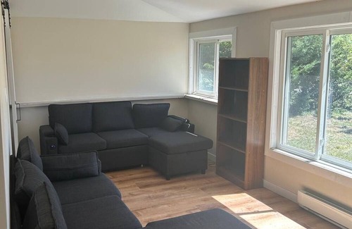 Kingsville Cottage | Quiet South Shore Cottage With Lake View