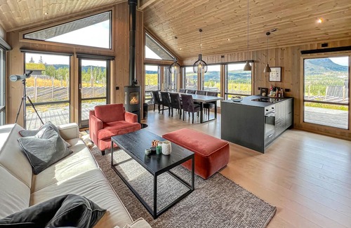 Skeikampen House | Cozy home in Svingvoll with house a mountain view