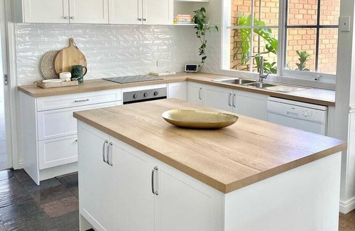Strathdale House | Harley Grove - Renovated home in Bendigo