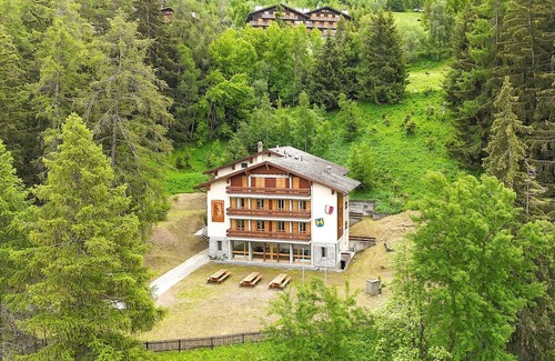 Les Mayens-de-Sion Ski Chalet | Chalet in Les Agettes with garden