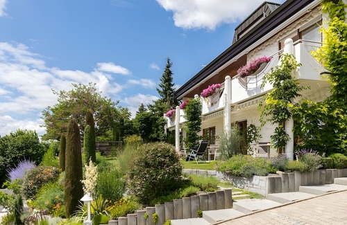Gailingen Apartment | Room 'Doppelzimmer 4' with Mountain View, Private Terrace and Wi-Fi