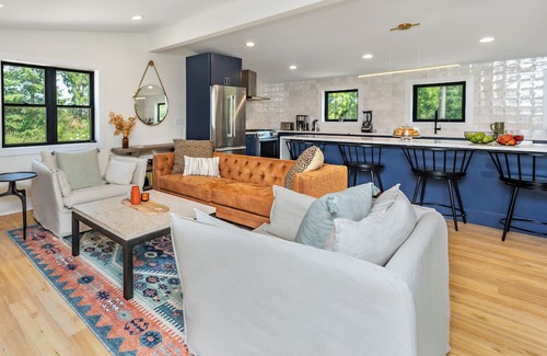 Three Oaks House | Gorgeous Estate With Pool, Hot Tub, and MORE!