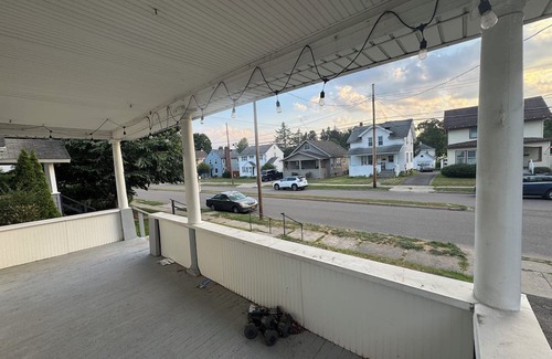 Johnson City House | Nice 3 bedroom house with fully private bathroom in heart of Johnson City