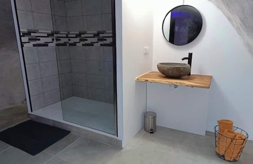 Dallet Apartment | Romantic apartment with spa area
