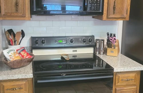 Bowie House | Charming 3 Bedroom & 2.5 Bath w/Pool and Playground