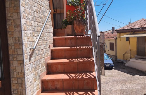 Lacedonia Apartment | Holiday Home 'La Casa Arancione' with Balcony