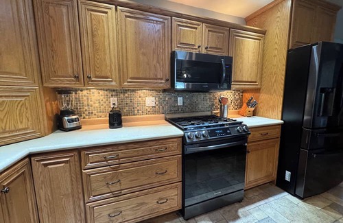 Alpena House | Close to beach and downtown 3-bedroom house with AC in Alpena
