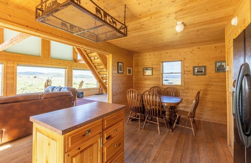Cameron Cabin | Enchanting 3-bedroom cabin in Cameron Near Yellowstone National Park.