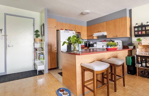 Kirkland Apartment | Chic 1-bedroom apartment with fitness room and AC in serene Kirkland