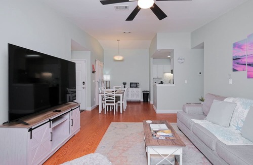 Ferry Pass Condo | Bright & Comfortable Retreat for up to 7 + a baby, Close to Everything!