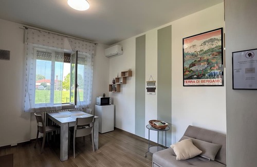 Zanica House | Sara's House, comfort and privacy a stone's throw from Bergamo