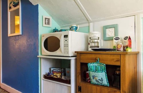Hyannis Apartment | Secluded-Entire 2nd floor Suite with Private Bath