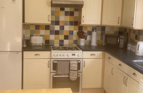 Galmpton Cottage | Stunning Barn Conversion with FREE GOLF,nPet friendly