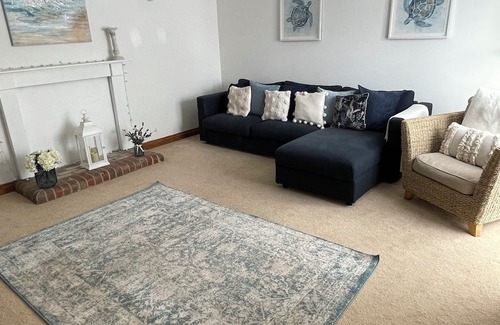 Galmpton Cottage | Stunning Barn Conversion with FREE GOLF,nPet friendly