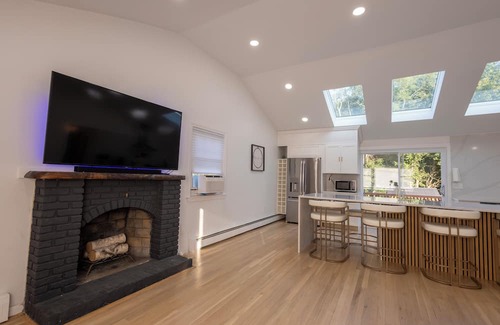 Salem House | Luxury Family Home with Private Yard in Salem- parking included