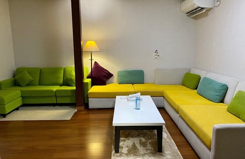 Kisarazu House | The whole building can be rented (only for guests) Long term welcome Outlet 7 min walk 11 people 1 bedding per person, no hassle Max 12 people, clean, spacious with Japanese style rooms 4 free parking spaces 4 bedrooms BBQ reservations possible