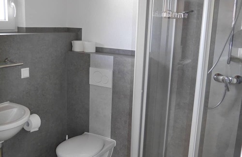 Engen Apartment | Apartment 'Hewenpanorama 2' with Mountain View, Shared Terrace and Wi-Fi