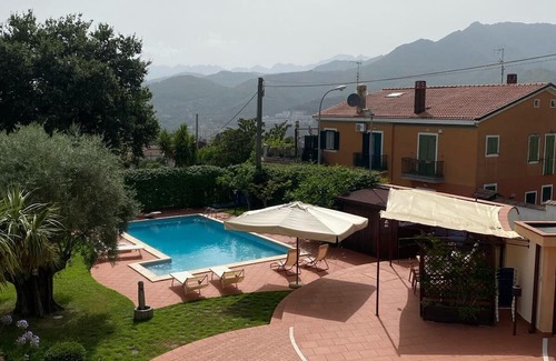 Ogliara Bed & Breakfast | B&B La Rosa: large apartment with modern kitchen (sleeps 3)