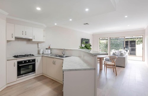 North Adelaide House | Adelaide Oval Townhouse/Walk to the AFL & CBD
