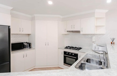 North Adelaide House | Adelaide Oval Townhouse/Walk to the AFL & CBD