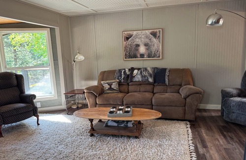 Trail House | Peaceful Forest Recreation Retreat