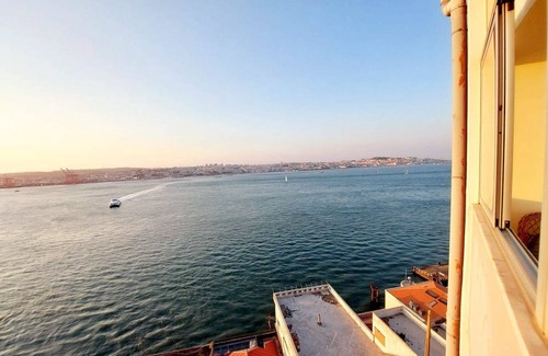 Cacilhas Apartment | Flat in Cacilhas – Lisbon Stunning River views