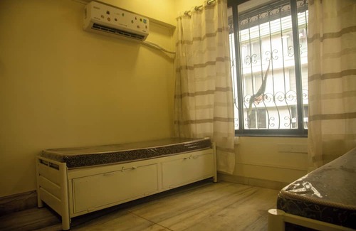 Vile Parle West Apartment | Charming 3-bedroom apartment with AC in marvelous Mumbai