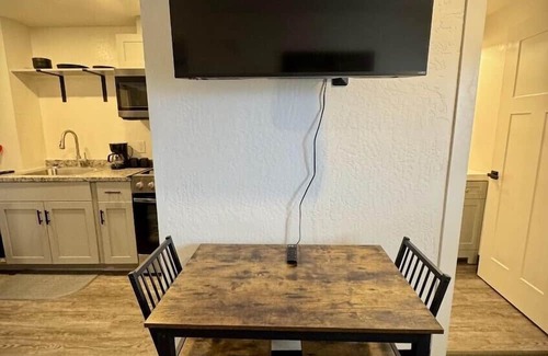 Green River Apartment | Looking for a quiet, cozy escape in the heart of historic Green River, WY? Our 1 bed/1 bath Airbnb offers the perfect blend of charm and comfort — just steps away from the scenic beauty and local history that make this town so special.
