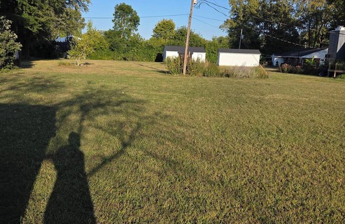 Brownsburg House | Charming and peaceful 2-bedroom house l with AC , full kitchen, & strong Wi-Fi.