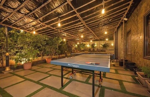 Kurvande Villa | 6BHK Chaos Mansion By Jalanta Stay