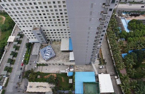 Nanakram Guda House | Sky Loft – Soar Above the City in Comfort, Surrounded by Skyline and Greenery.