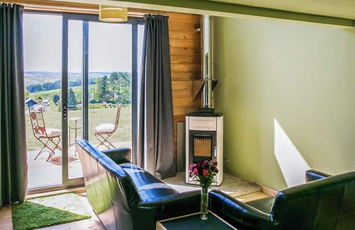 Tarset Cottage | Modern comfort meets rugged wilderness at Tarset Tor’s unique glamping retreat.