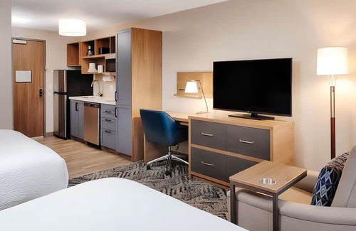 Macomb Hotel | Clean, Spacious Studio Perfect for Work or Leisure Near Mall at Partridge Creek