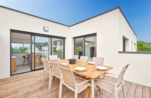 Plouguerneau Ski Chalet | Villa for 9 - Heated Pool - Jacuzzi - petanque