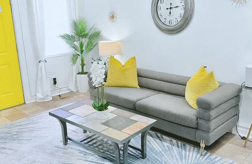 Capitol View House | Cozy Capitol Stay – Modern 3-Bedroom with Workstations & Smart TVs