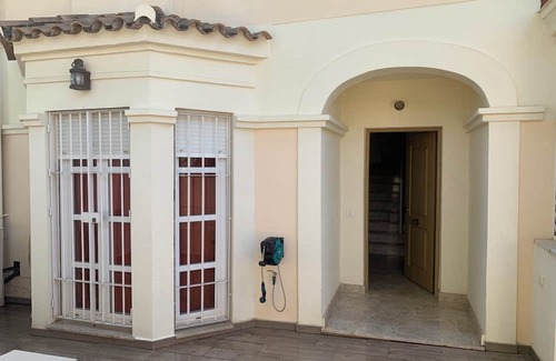 Tomares House | Beautiful house in idyllic setting