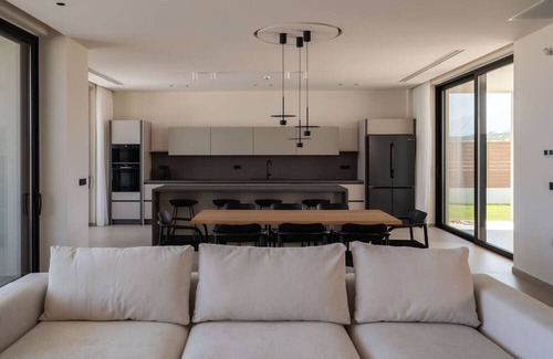 Maleme House | Gemini Villas | Villa Siesta