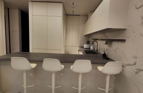 Nonhyeon-dong Apartment | 강남구청역 1분 신축 고급 풀옵션 분리형 원룸