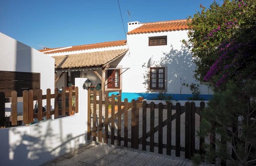 Lourinha House | Full of character 3-bedroom home in Moita dos Ferreiros